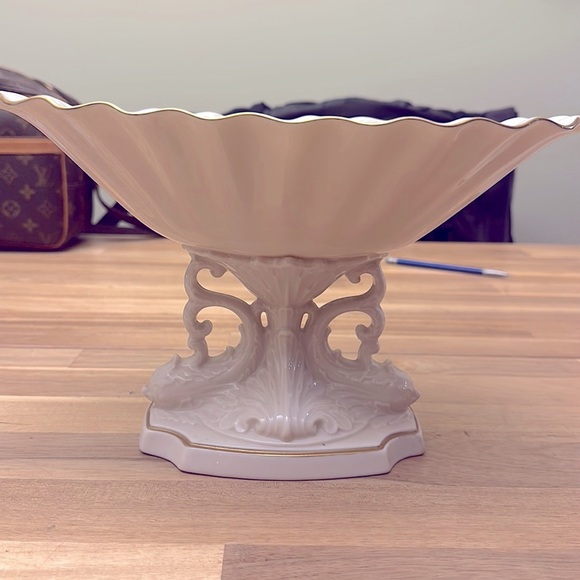 LENOX  ⭐️AQUARIUS Collection dolphin centerpiece - Picture 2 of 5